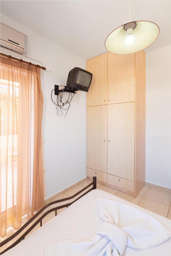 Boggi Apartment Goudhouros ภายนอก รูปภาพ